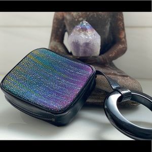 🔸PERRIN🔸 Stingray Cuff Clutch Bag